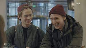 705 likes · 9 talking about this. The Green Jacket Of Isak Valtersen Tarjei Sandvik Moe In Skam S03e08 Spotern