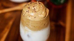 Dalgona coffee mulai digemari banyak orang semenjak booming. Bikin Dalgona Coffee Tanpa Mixer Cukup Pakai Es Batu Biar Foam Kopi Cepat Mengembang Tribun Bali