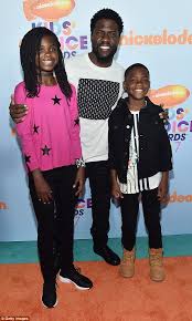 Take a look at the fans' comments. Kevin Hart Is Scared His 12 Year Old Is Talking To Boys Daily Mail Online