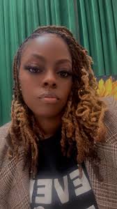 Are there girls without nose rings or tattoos here?