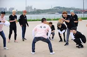 Continuing from episode 4, the 2 teams battle for the rights to leave gwacheon national science museum. Don T Miss Bts Funny Moments In Running Man Channel K