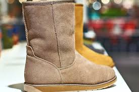 In a small bowl combine 1/2 cup of cold water and 1/2 a cup of distilled white vinegar. How To Clean Uggs