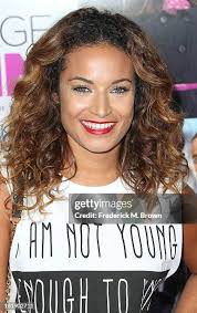 320 Photos & High Res Pictures