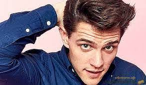 Casey Kott's Instagram, Twitter & Facebook