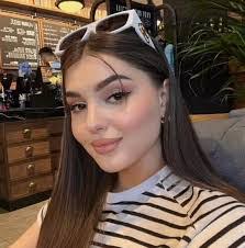 Elizabeth Koehn's Instagram, Twitter & Facebook