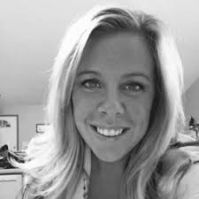 Kari Akins's Instagram, Twitter & Facebook