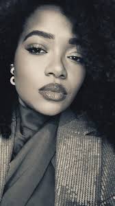 Thurs night out 🤍🖤….