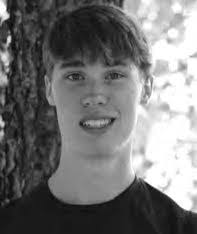 Alison Dey's Instagram, Twitter & Facebook