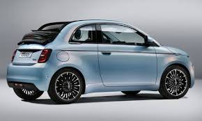 1.0 t3 120cv mt e6d sport 999 benzina 120/88 5,4 € 24.600 1.3 mjet 95cv e6d sport 1.248 diesel 95/70 4,0 € 26.500 1.3 t4 150cv dct e6d sport 1.332 benzina 150/110 5,6 € 27.100. Nuova Fiat 500 Elettrica 2020 Prezzo Autonomia Motore E Uscita Quattroruote It