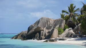 The seychelles islands is an archipelago of about 100 islands in the indian ocean northeast of get 25% off reservation now. Les Seychelles Une Destination Paradisiaque