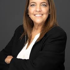 Sarah Holsapple's Instagram, Twitter & Facebook