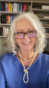 Reply “profitable” to get the link for my November 14 workshop for having a  sale of your art. Discount ends after November 4. , 👉Be sure you’re