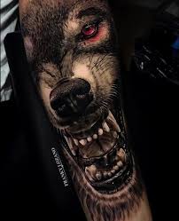 Tatouage En Gros Plan De Tete De Loup Montrant Les Crocs Wolf Tattoo Sleeve Best Sleeve Tattoos Wolf Tattoos Men