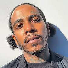 PAY THEM! PAY THEM! PAY THEM!” What the crowd chanted about WNBA players at  the 2025 All-Star Game in Indiana 💰🗣️ People in the crowd held up signs  with “pay the players”