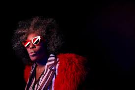 She is known for her distinctive raspy voice and a singing style heavily influenced by billie holiday. Interview Macy Gray Just Wants To Get Her Now Right