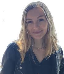 Anna Estrada's Instagram, Twitter & Facebook