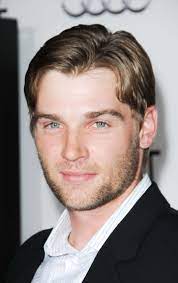 See more ideas about middle part hairstyles men, middle part hairstyles, mens hairstyles. Middle Part Short Hair Male Novocom Top