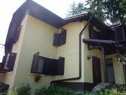 Nu ridicau nici în dreapta, nici în stânga ochii lor galbeni ca de sticlă. Vila Alba Ca Zapada Hotel Sinaia Romania Overview