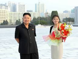 She was first identified as kim's wife in. Kim Jong Un Und Seine Frau Ri Sol Ju Zeigen Sich In Der Offentlichkeit Der Spiegel