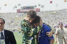 The player who almost won the 1994 world cup for italy (gianni truvianni's roberto baggio of italy in action against the republic of ireland during thte fifa world cup group e. 90s Football On Twitter Claudio Taffarel And Roberto Baggio After The 1994 Fifa World Cup Final Http T Co Hqzmierotd