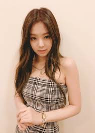 Fans Thought BLACKPINK Jennie Was Completely Topless In These Selfies