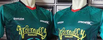 Size label dicetak dengan teknik screenprint di bagian dalam. Baju Futsal Pakai Kerah Atau Tanpa Kerah Garuda Print