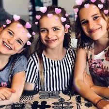 Videos of them playing games such as among us, roblox, fortnite, and more. Naz Is So Cute Sabre And Sockie Is So Beautiful I Wish I Can Meet U Guys Famous Youtubers Norris Cute