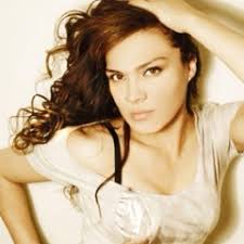 Stream A Corazón Abierto by Laura Caro