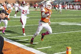 He played college football at the university of oregon. Scott Miller Football Bowling Green State University Athletics