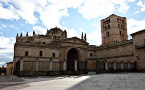 Descubre Zamora Con El Romanicodezamora Http Bit Ly 1wihdzw Catedral Paisajes De Espana Castillo De Zamora