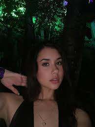 Went to a concert alone, made friends with a really cool girl there and we  danced all night 🫶🏼