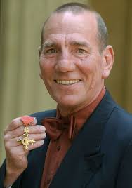 Eli glasner celebrates his birthday on december 20, but his exact age is still unknown. 31 Pete Postlethwaite Ideas Pete Postlethwaite Pete Actors