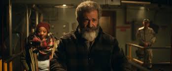 When viewers first meet russell's santa, he's the holiday figurehead everyone knows and loves. Kurt Russell Or Mel Gibson We Break Down Who S The Better Movie Santa
