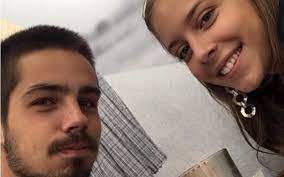 Sara carreira mostra namorado por um motivo especiala aproximação da jovem, de 18 anos, e do músico do grupo musical átoa já era evidente em outubro de 2017. Sara Carreira Filha De Tony Confirma Relacao Com Musico Vip Pt