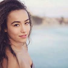 Stella Lawrence (@StellaL05590377)