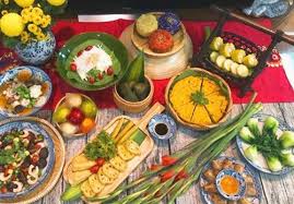 Các gia đình thường sắm hai lễ cúng rằm, một là cúng phật, hai là cúng gia tiên vào giờ ngọ. Cung Ráº±m Thang Gieng 2021 Ngay Giá» Nao Thieng Sáº¯m Lá»… VÄƒn Kháº¥n