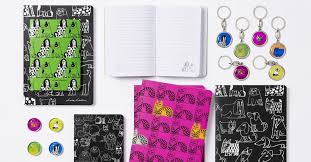 Includes an episode list, cast and character list, character guides, gallery, and more. Akademibokhandeln I Samarbete Med Konstnaren Lisa Larson Boktugg Se