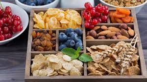 So by eating breakfast, lunch and dinner and planning snacks in between, you can help yourself lose weight as well as maintain better control of your eating. 5 Snacks To Help Battle High Cholesterol