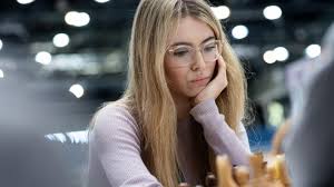 Anna Cramling diz que também recebeu cartas obscenas: Eu pensei que era só  comigo - Chess.com