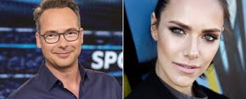 This is ard sportschau, warteschlange by peter kleine on vimeo, the home for high quality videos and the people who love them. Sportschau Abschied Matthias Opdenhovel Verlasst Die Ard Fernsehserien De