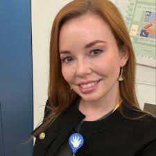 Allison Beckham Davila, MD (@littlewalnutsurgeon) • Instagram photos and  videos