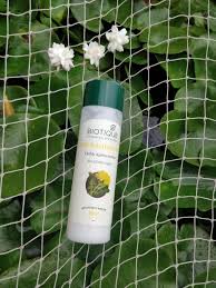 I thought, well it does look like a natural product so i gave it a shot. Biotique Bio Dandelion Visibly Ageless Serum Review Lace Your Beauty