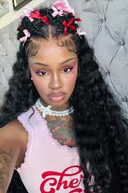 Samia Parker's Instagram, Twitter & Facebook