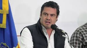 Aristóteles sandoval en el bar. Xpvag5ww7lzkpm