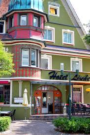 Das Hotel Linde In Donaueschingen Im Schwarzwald Black Forest Auch Das Restaurant Ist Zu Empfehlen Badis Donaueschingen Gebaudearchitektur Bodensee Urlaub