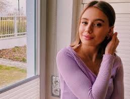 Her father, jaroslaw bieniuk, is a professional soccer player. To Zdjecie Oliwii Bieniuk Przejdzie Do Historii Wyglada Jak Anna Przybylska News Cafe