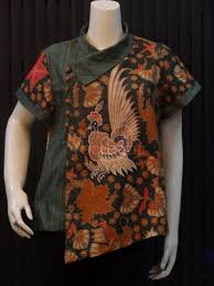 Batik modern menyesuaikan segara proses pengerjaan. Blouse Merak Hijau Bordir Blouse Batik Batik Fashion Fashion Design Patterns