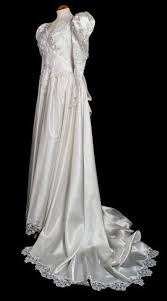Collezione sposa le papillon abiti da sposa a cisterna di latina dal 1980 abiti da sposo abiti da cerimonia atelier sposapiu abito da sera curto abito ds sposa matrimonio photo abito da sposa da. Vintage Wedding Dresses 1930s Onwards Newcastle North East Wedding Dresses Wedding Gowns Vintage 1980s Wedding Dress