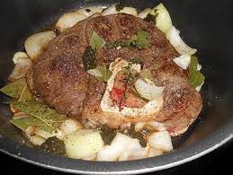 La Meilleure Recette De Jarret De Boeuf Confit Aux Carottes Pommes De Terre L Essayer C Est L Adopter 5 0 5 Recettes De Cuisine Recette De Plat Alimentation