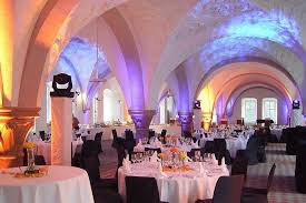 Kreisstadt ist bad schwalbach, zwei verwaltungsaußenstellen befinden sich in rüdesheim am rhein und idstein. 13 Tipps Hochzeitslocations Im Rheingau 2021